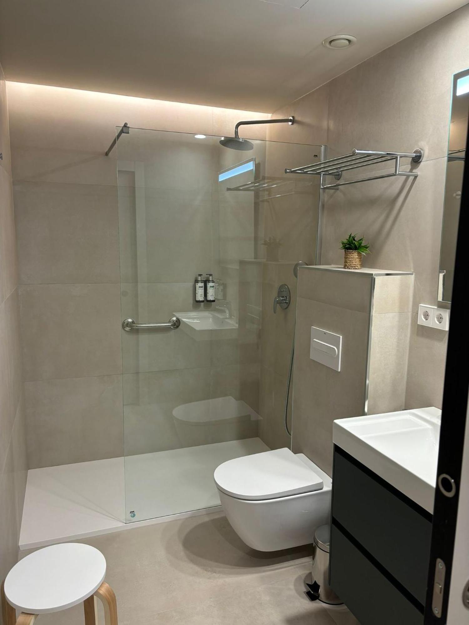 Apartamentos Joaquin Costa Santander Buitenkant foto