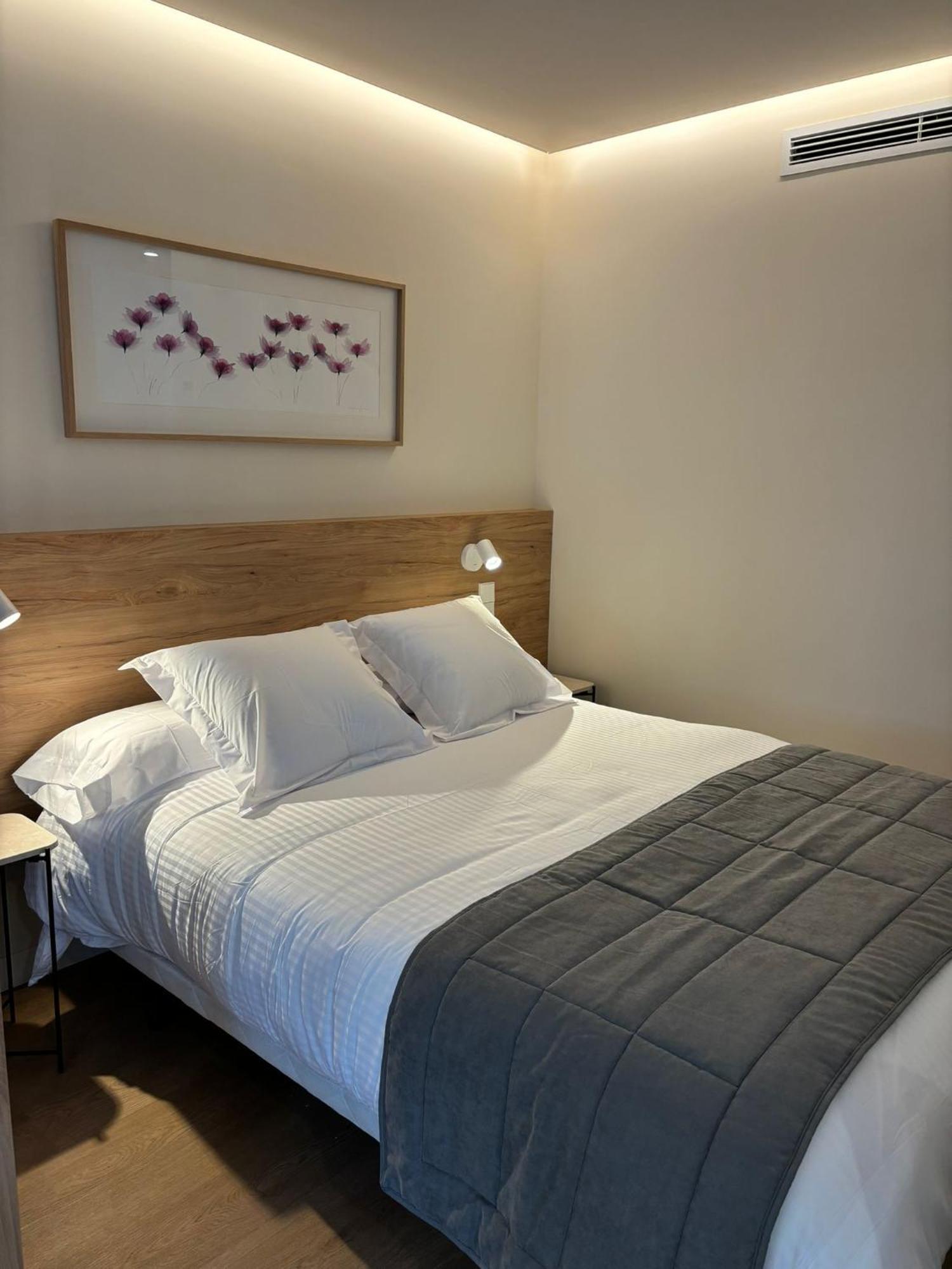Apartamentos Joaquin Costa Santander Buitenkant foto