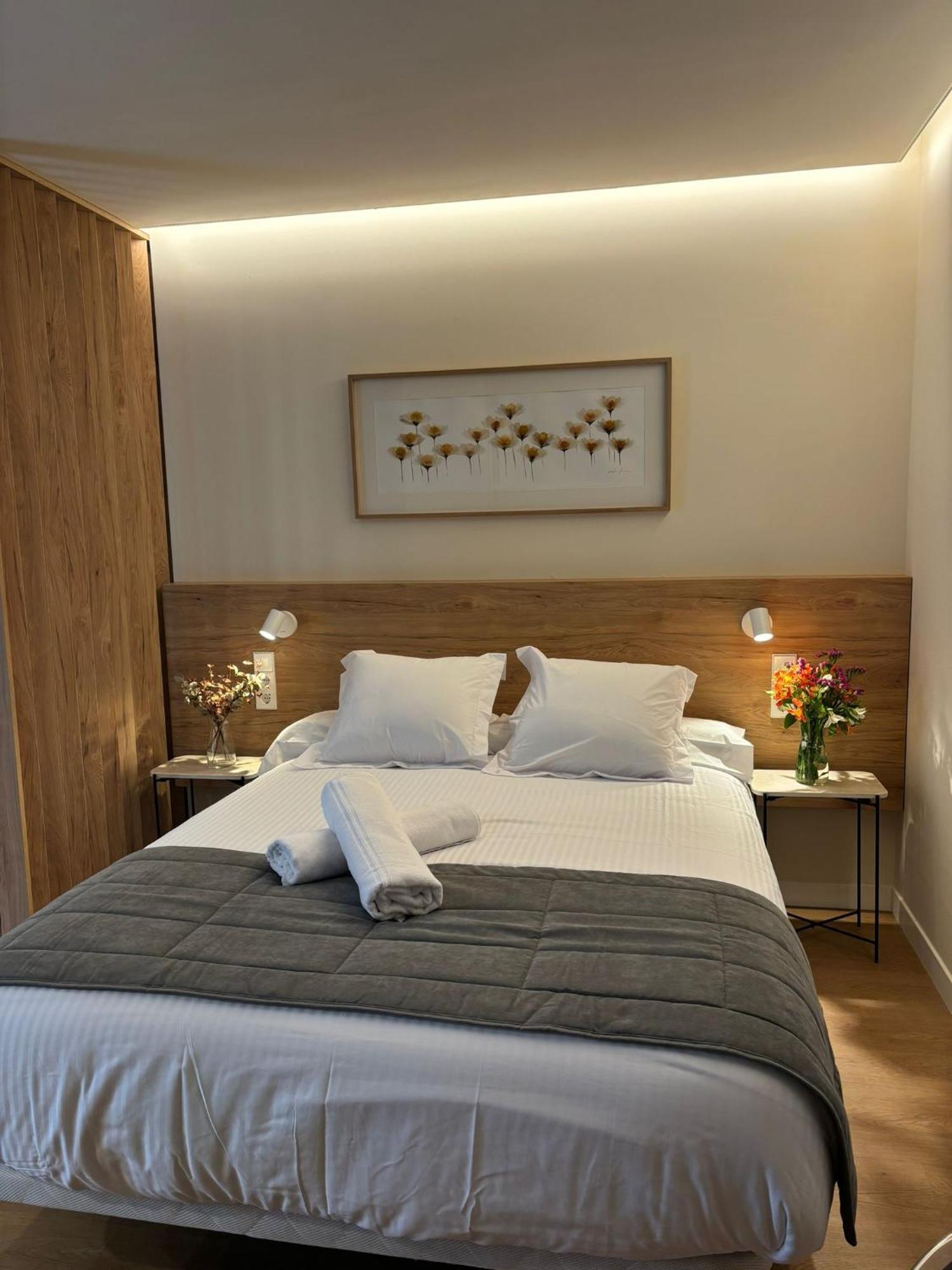Apartamentos Joaquin Costa Santander Buitenkant foto